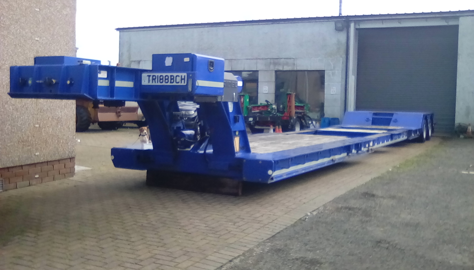 LOW LOADER EXTENDABLE SEMI TRAILER